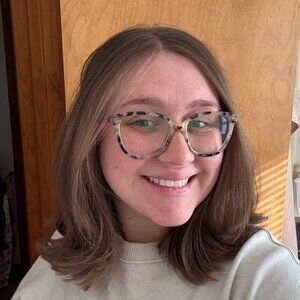 Meet your Posher, Emily